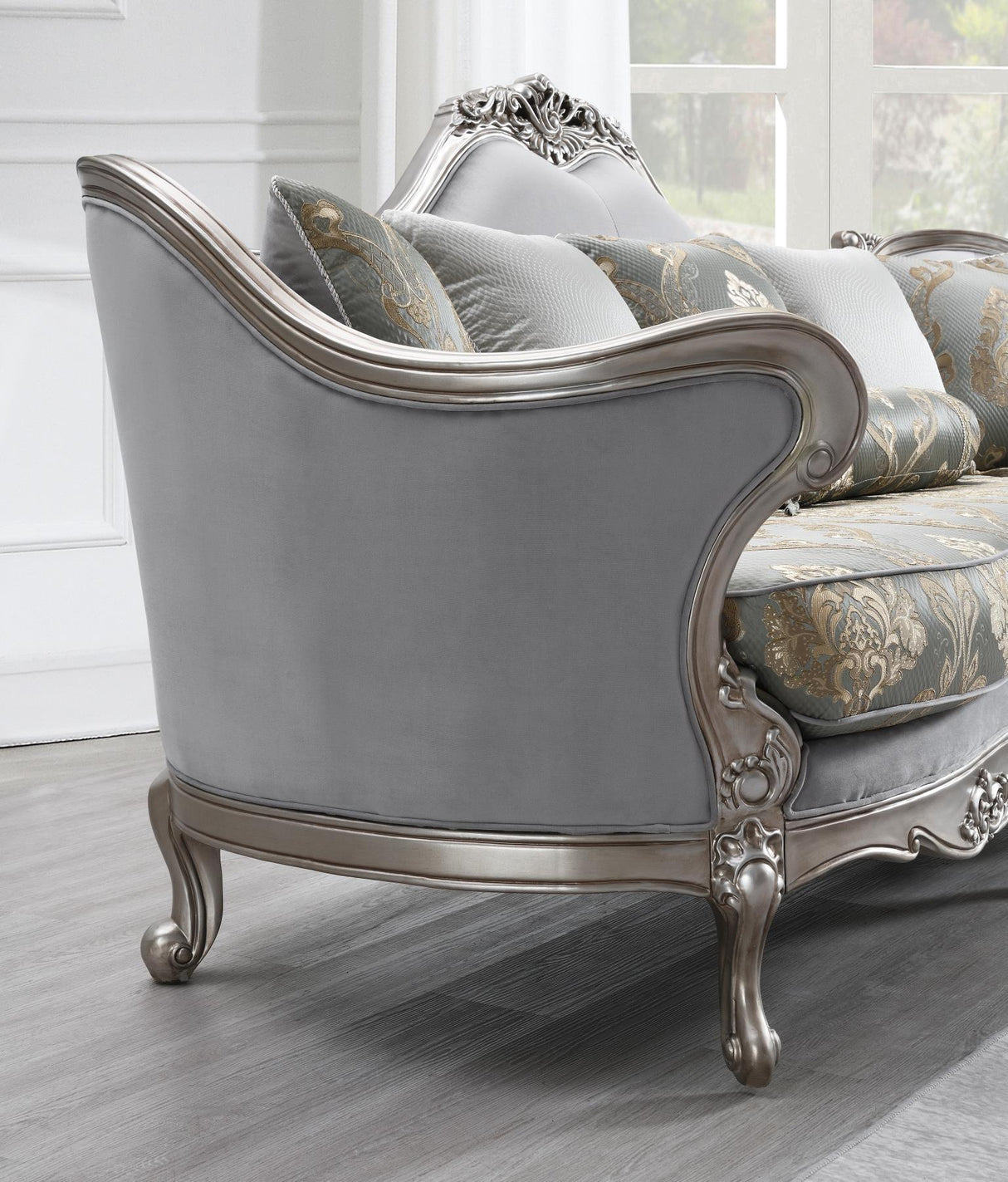 U198 - Traditional Sofa - Gray