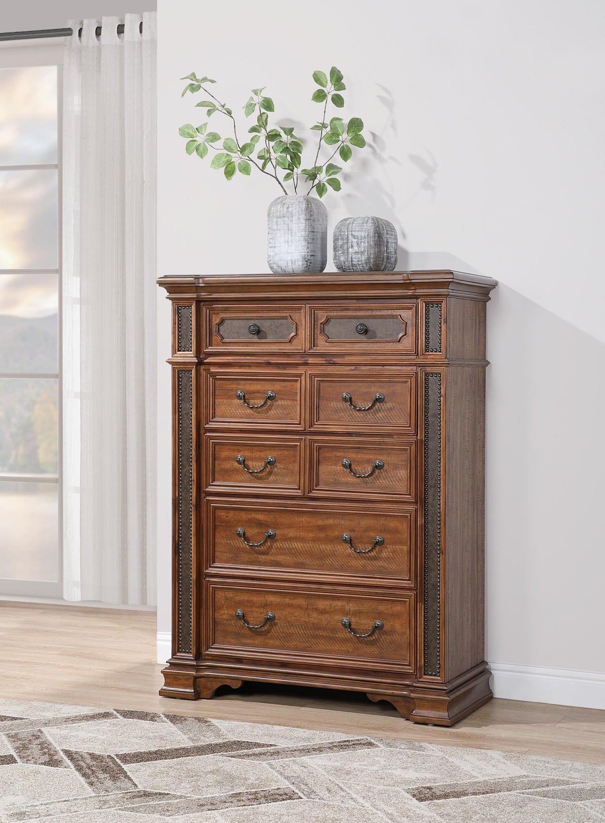 B020 - Chest - Brown