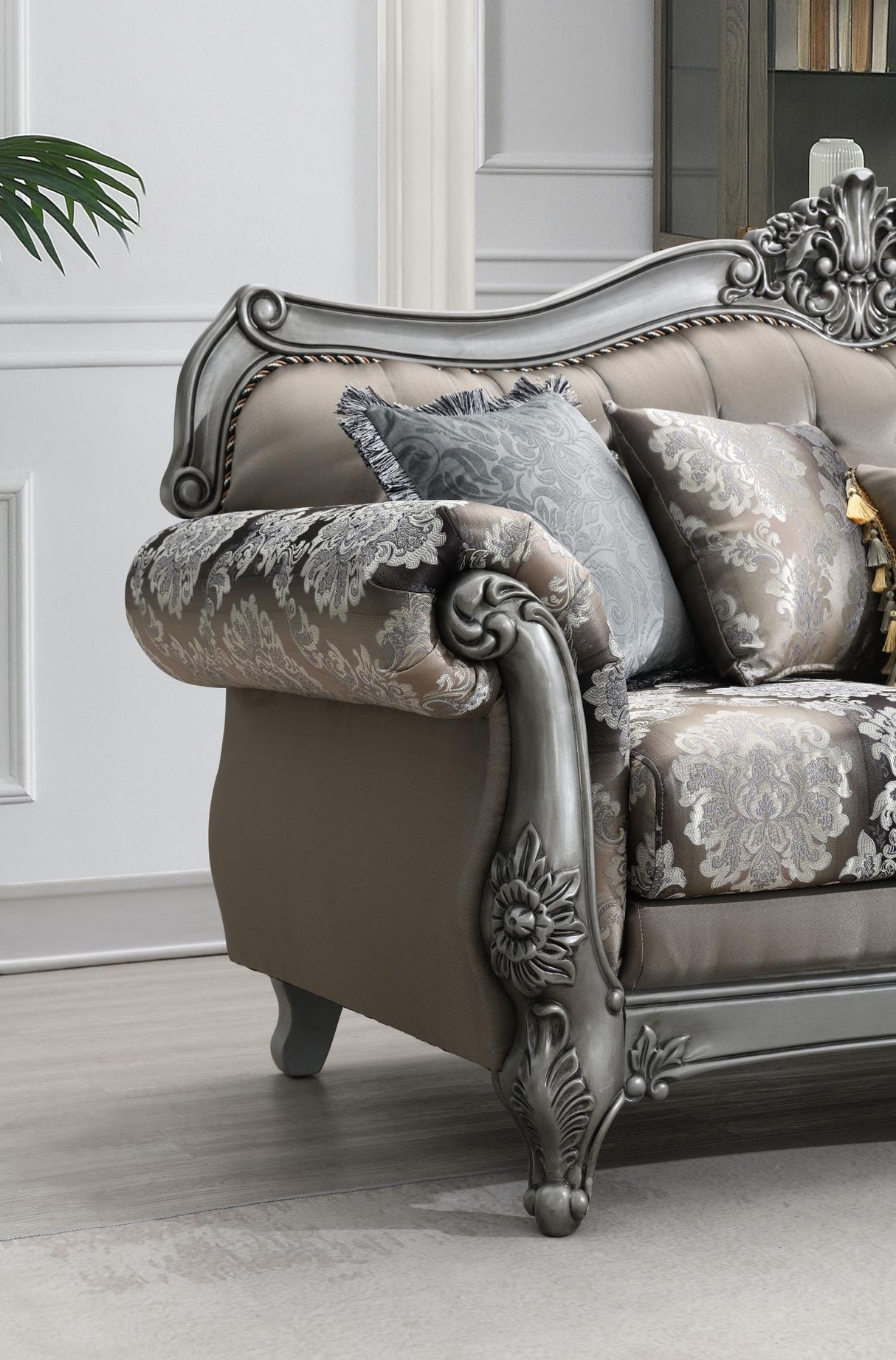 U203 - Traditional Sofa - Gray
