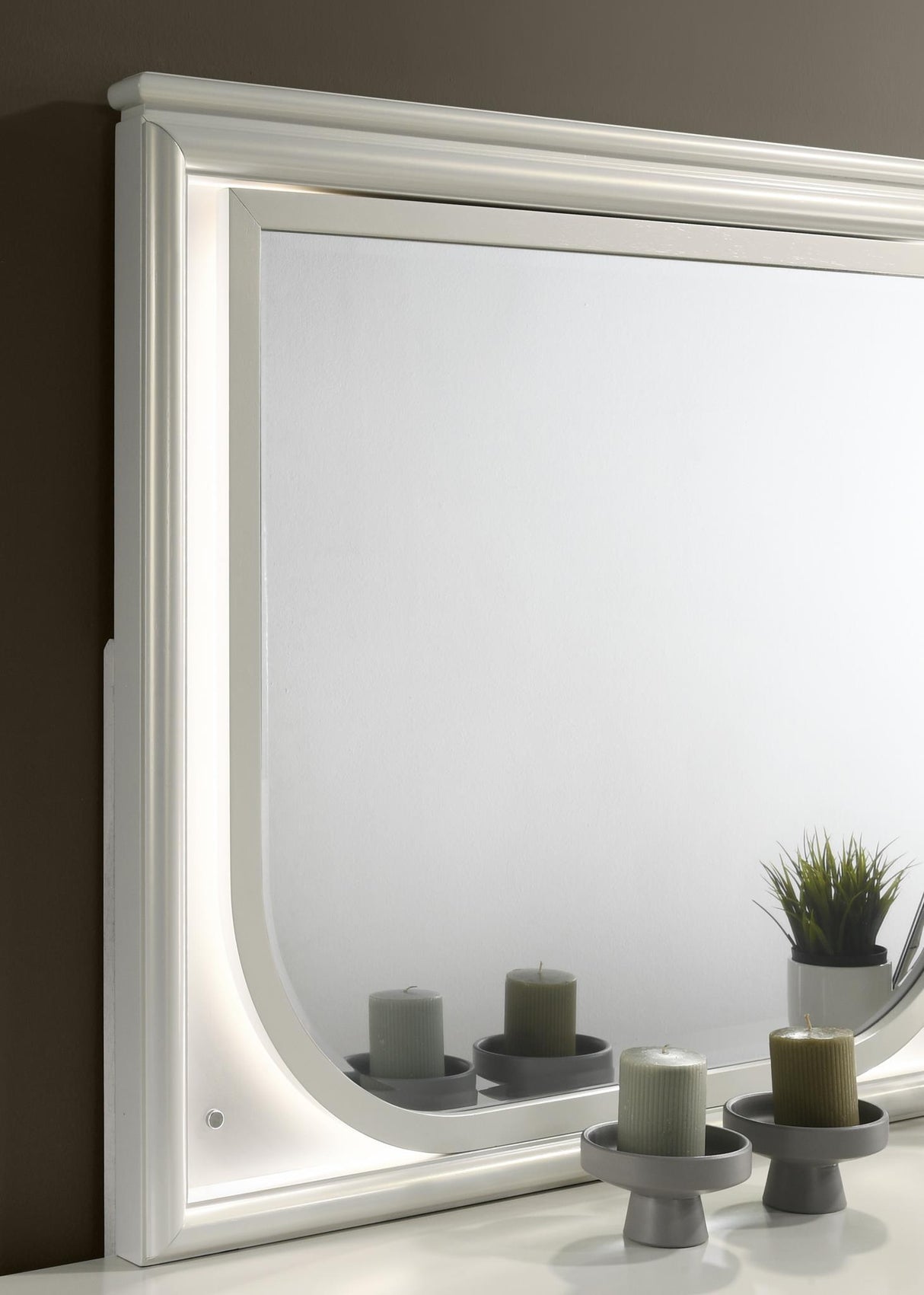 B025 - Mirror - White