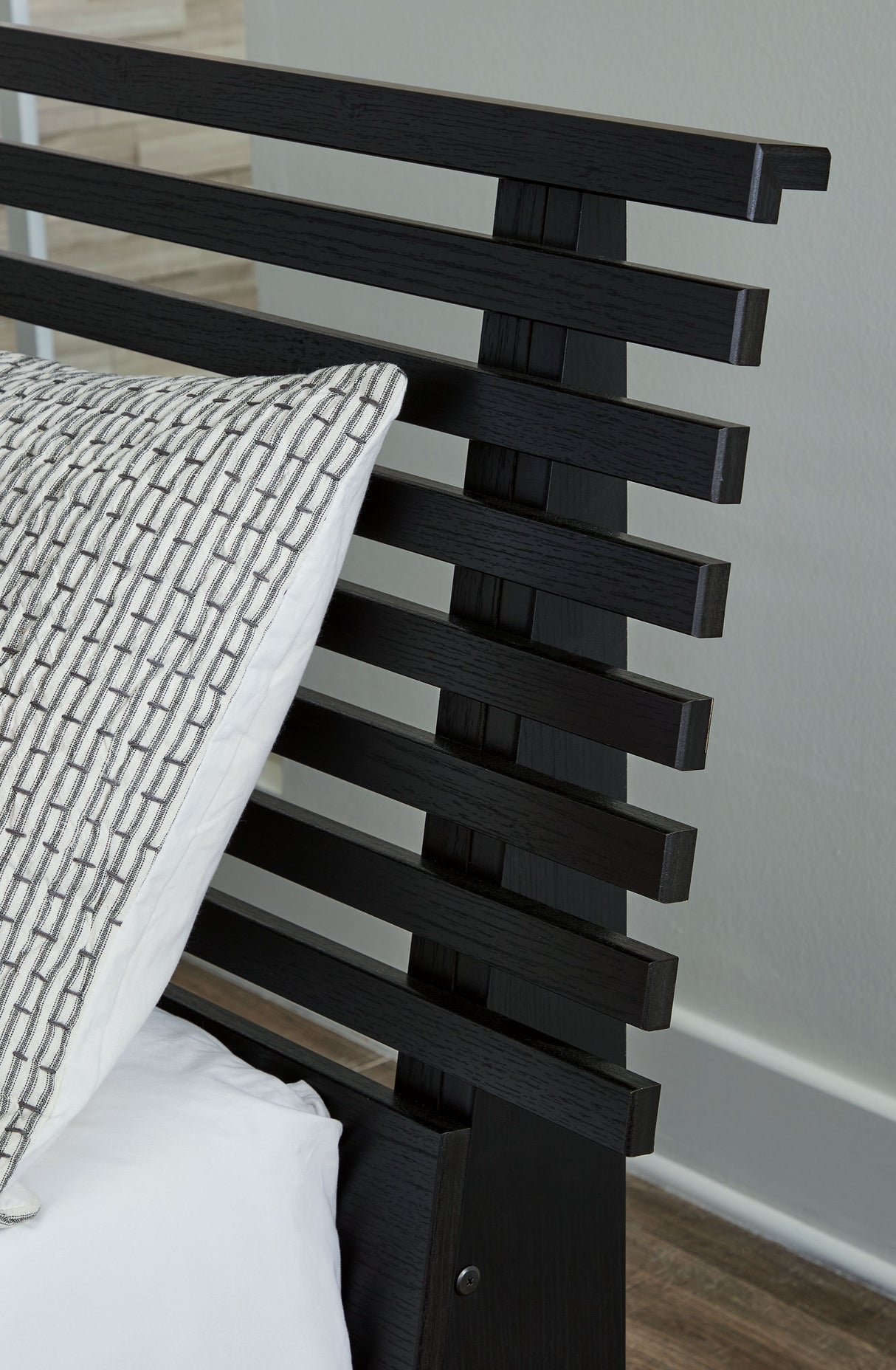 Danziar - Slat Headboard