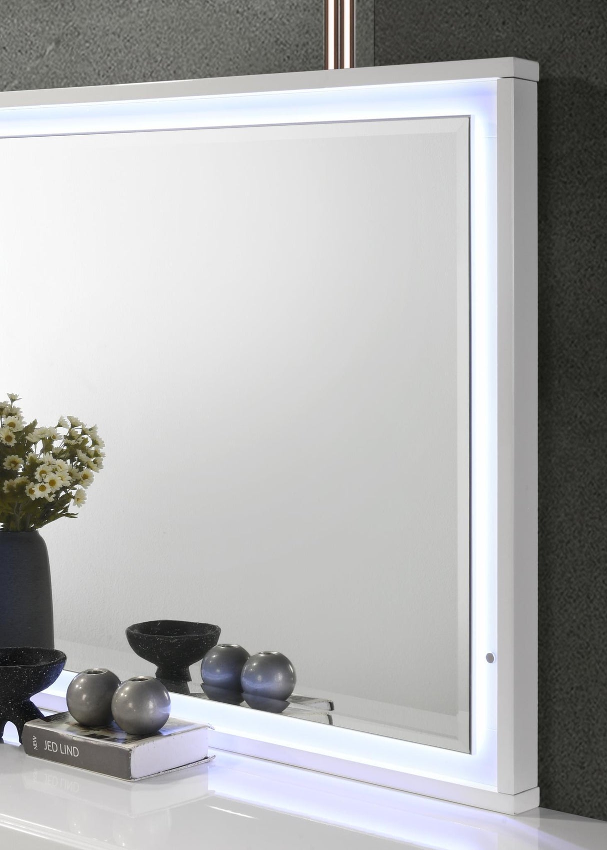 B121 - LED Mirror - White