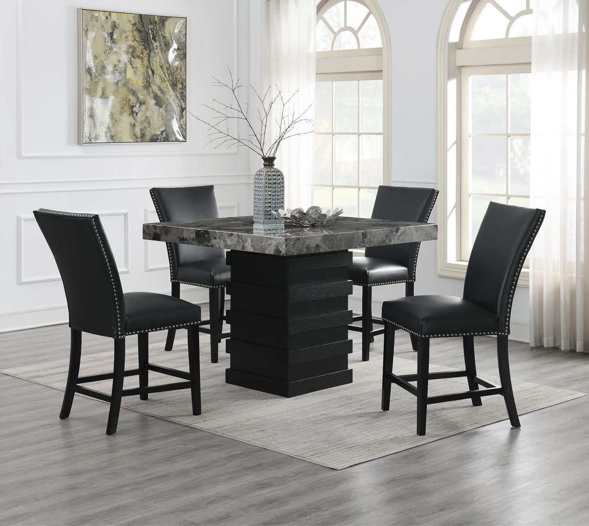 D136 - Dining Room Set With 4 Leather Chairs