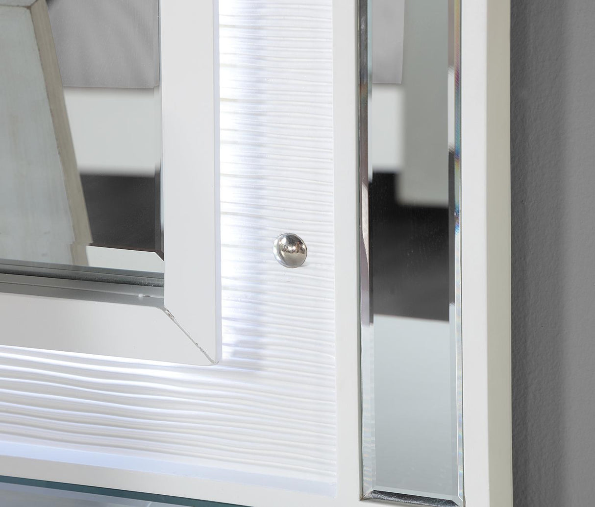 B224 - LED Mirror - Gloss