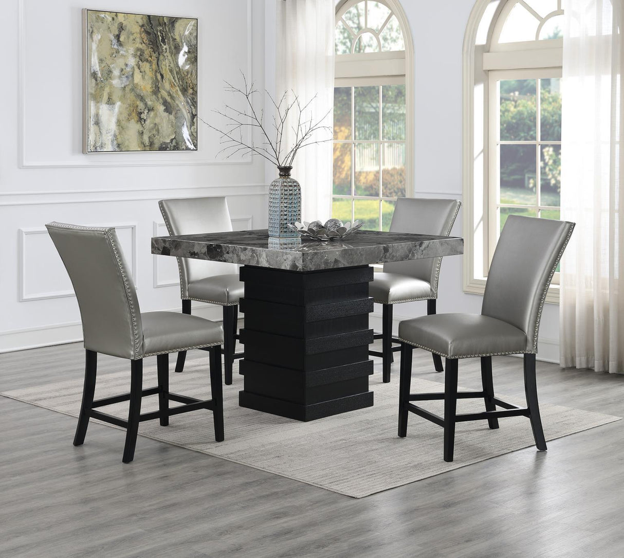 D136 - Dining Room Set With 4 Leather Chairs