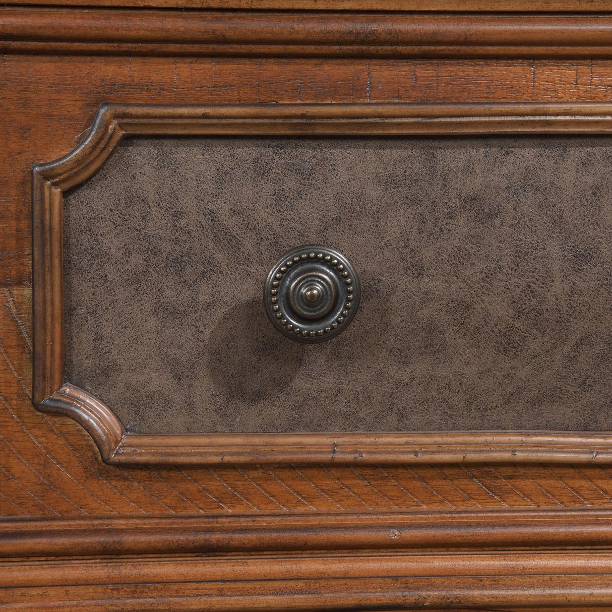 B020 - Chest - Brown