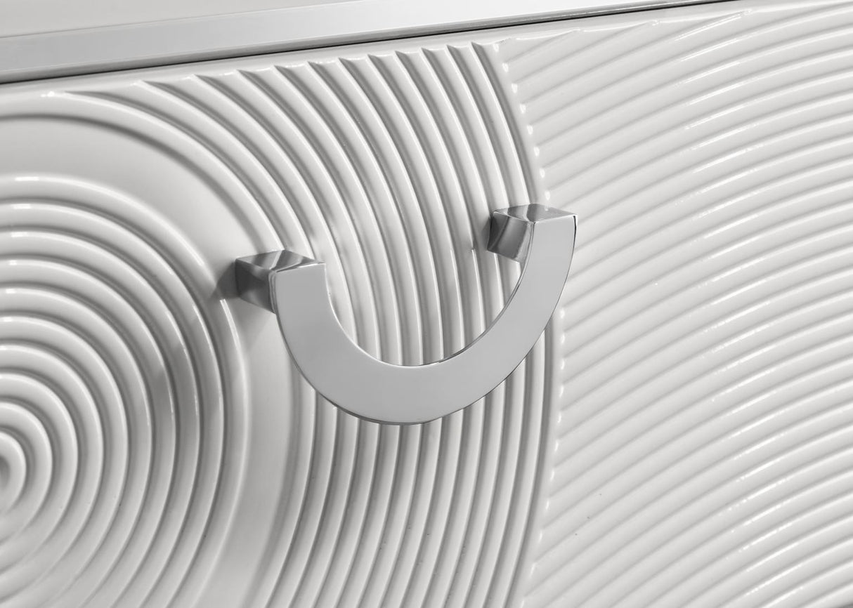 B119 - Chest - White