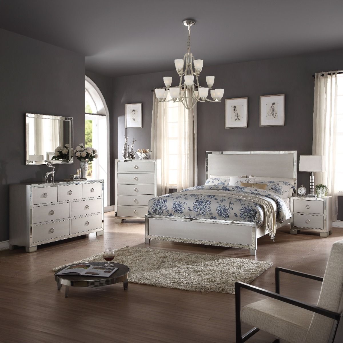 Voeville II - Dresser - Platinum