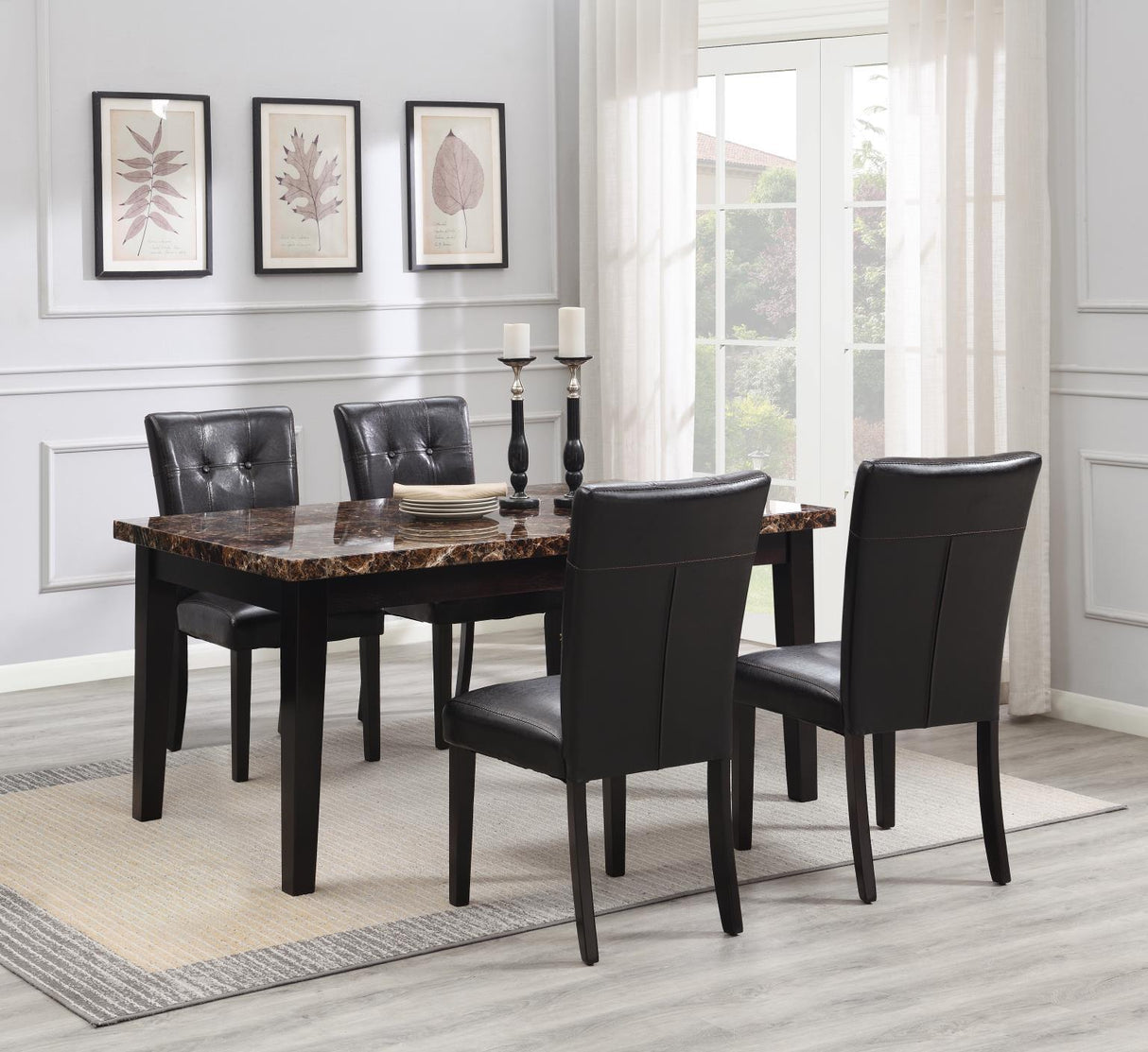 D150 - Dining Room Set