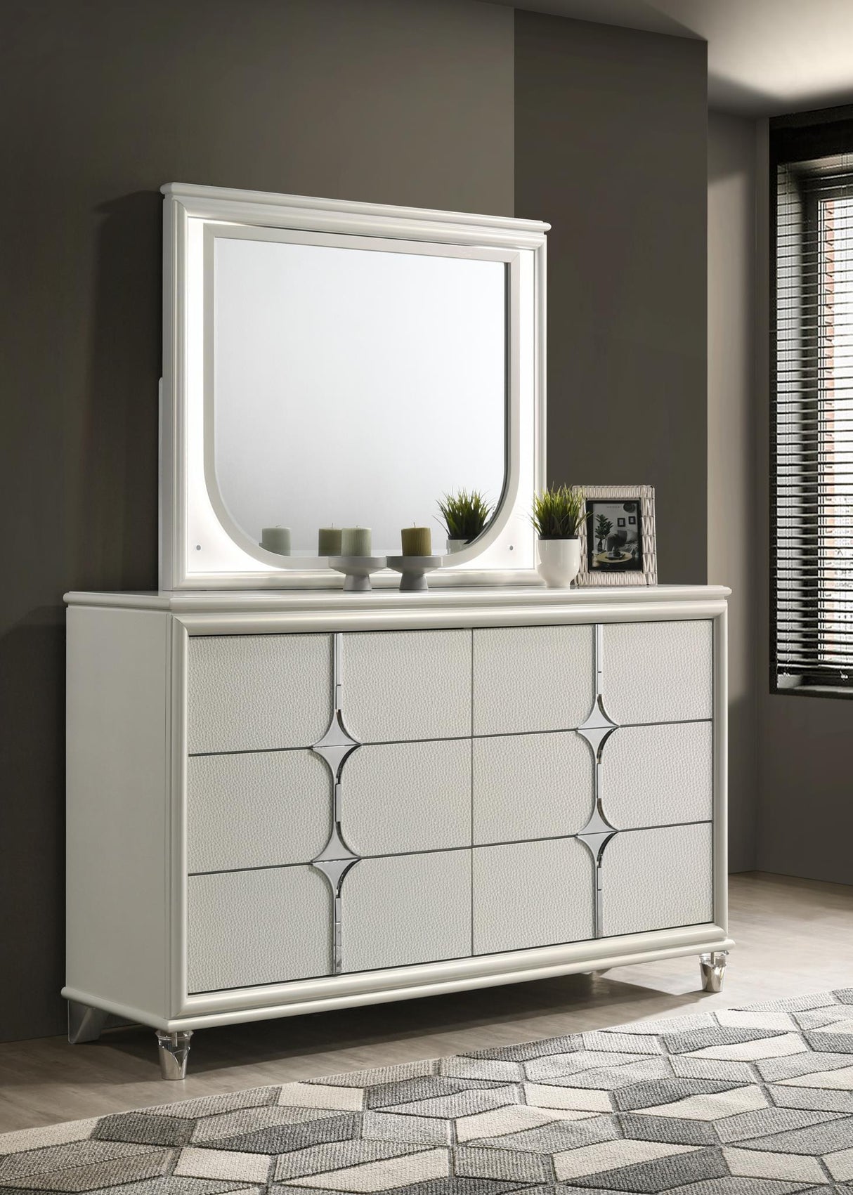 B025 - Mirror - White