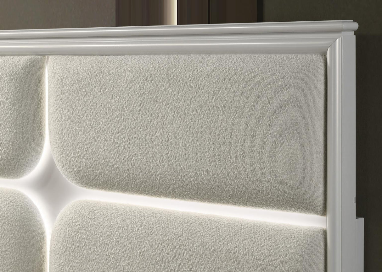 B025 - Bed