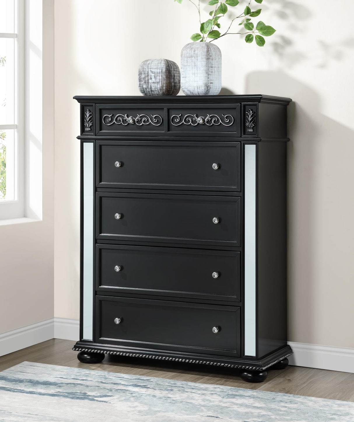 B091 - Chest - Black