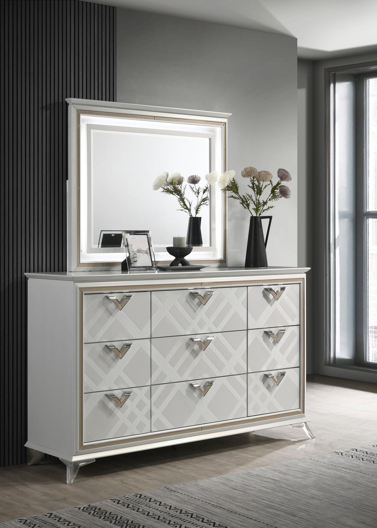 B026 - Mirror - White