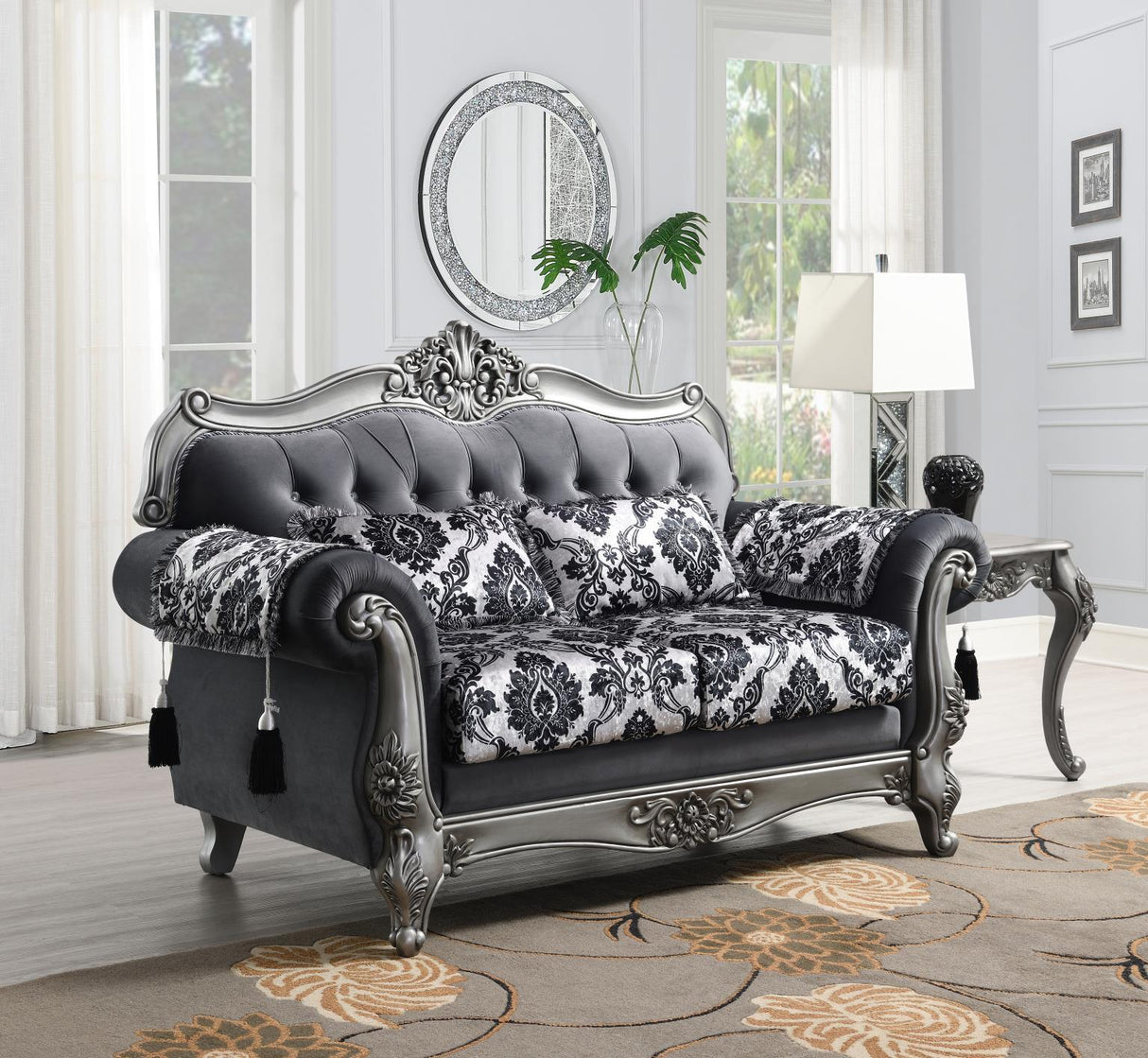 U206 - Traditional Loveseat - Gray