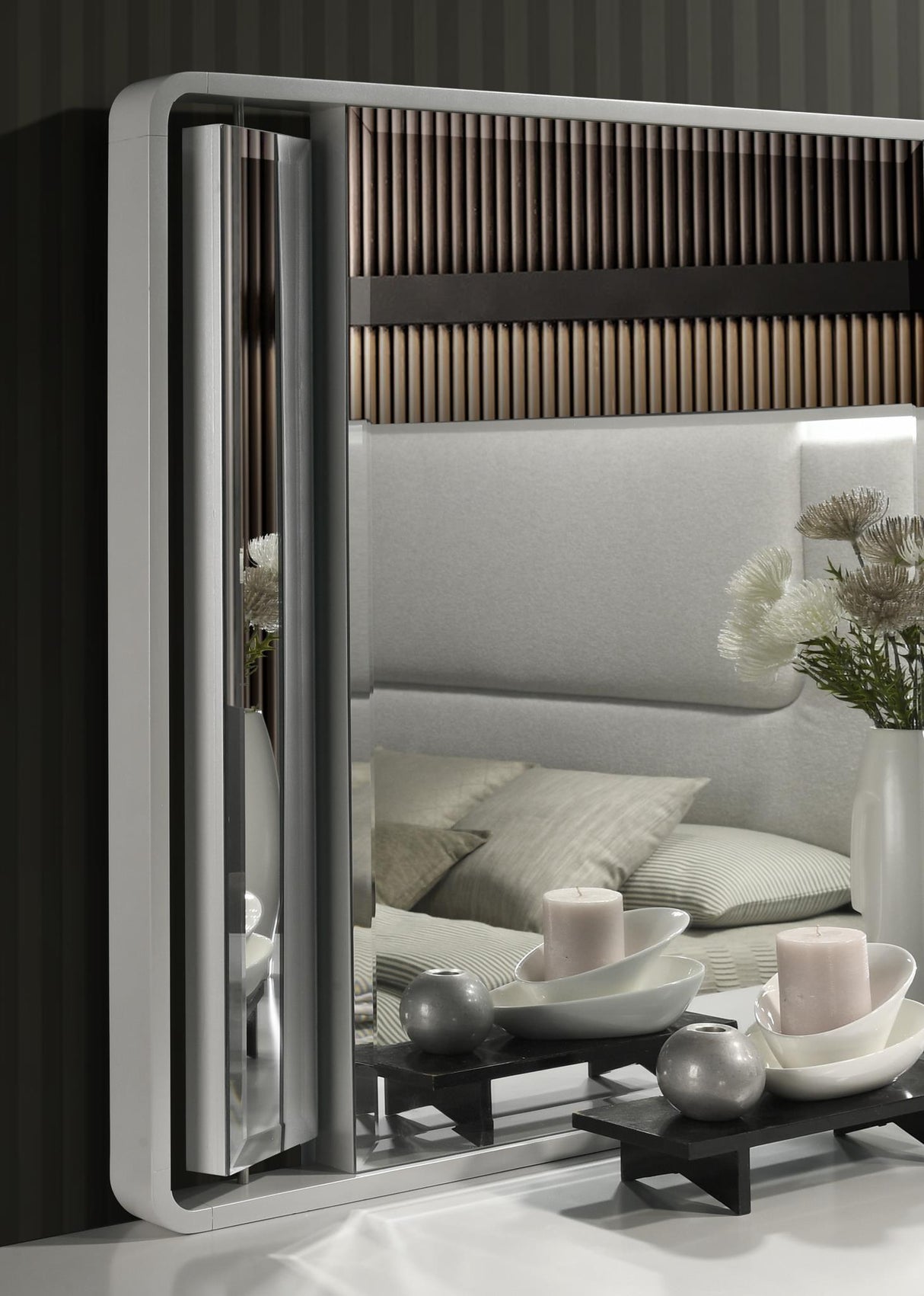 B023 - Bedroom Set