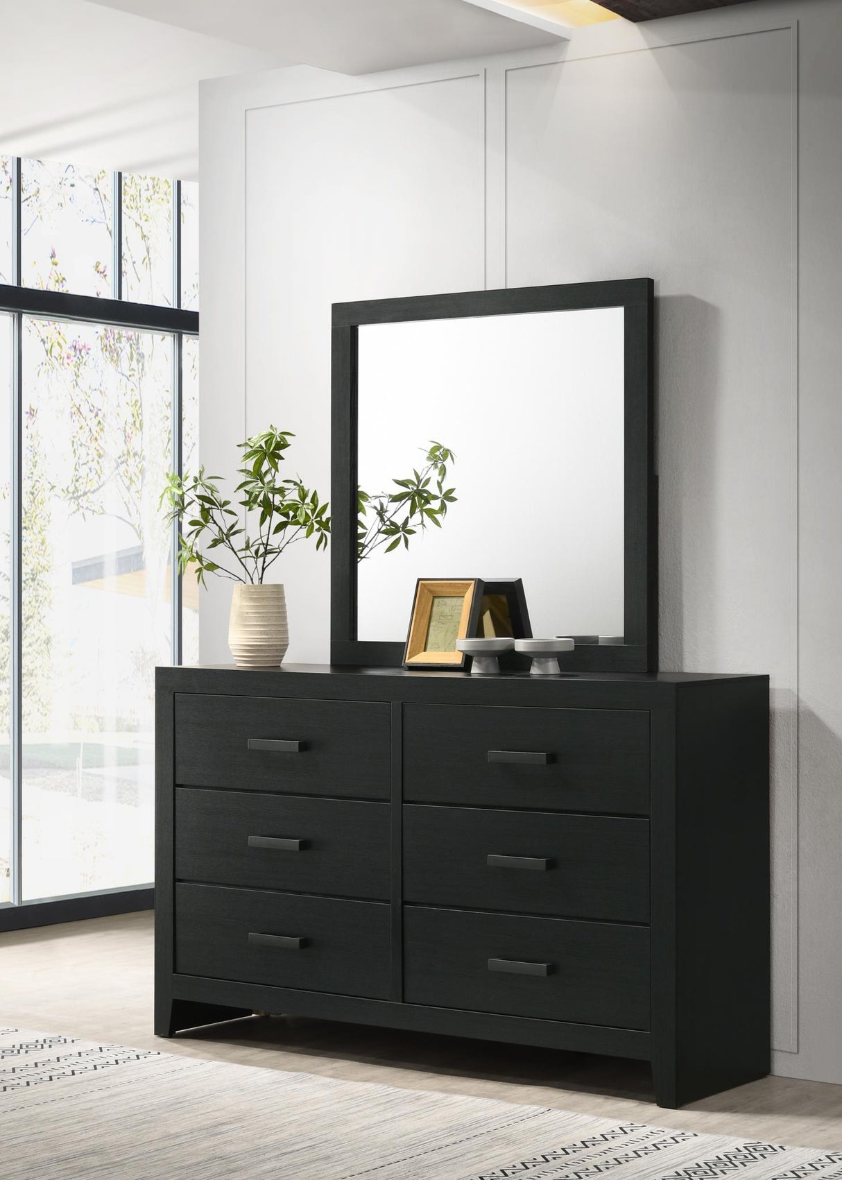 B525 - Mirror - Black
