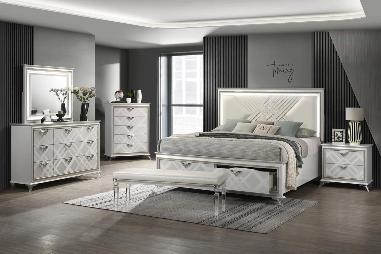 B026 - Bench - White