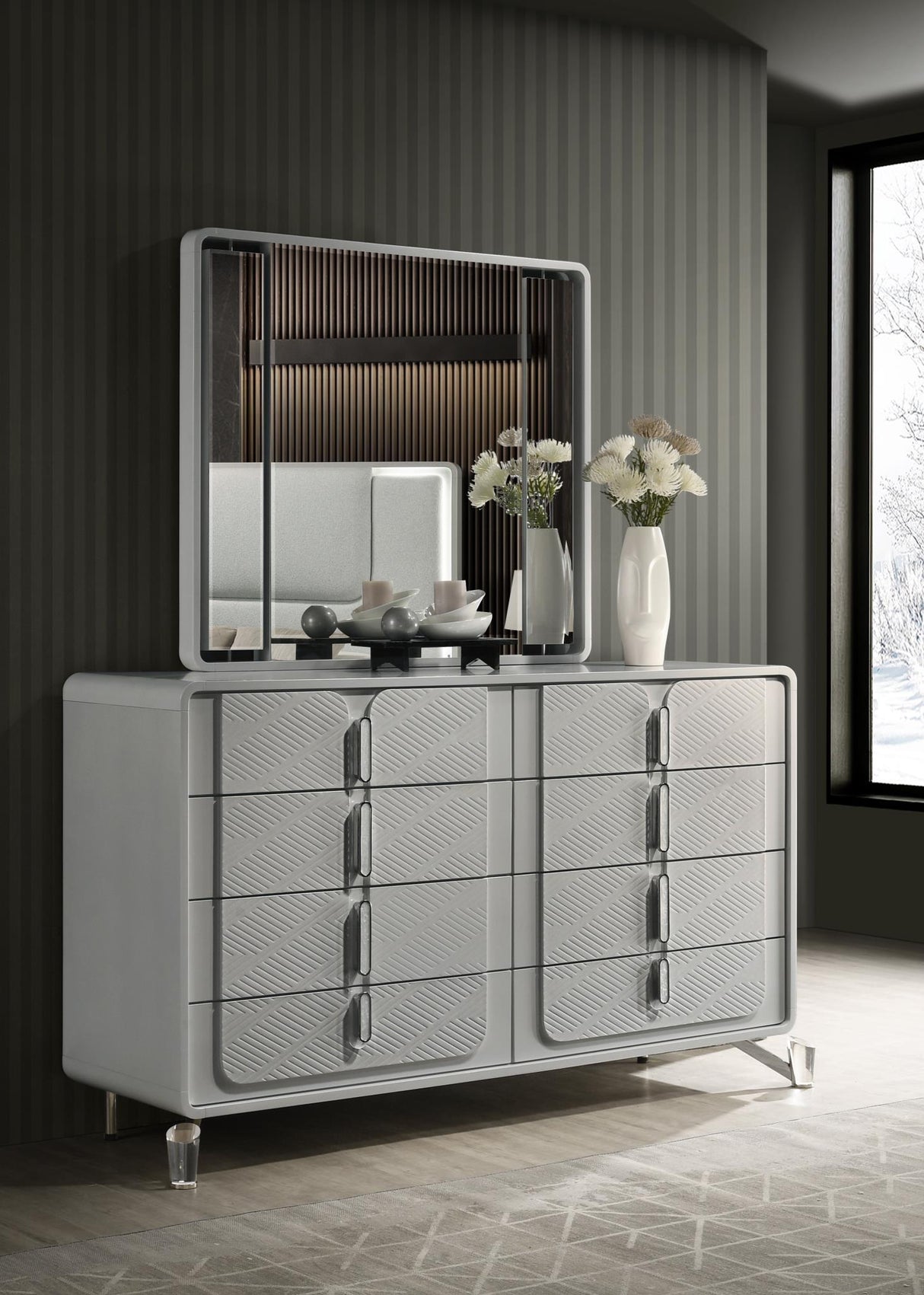 B023 - Mirror - Cool Gray