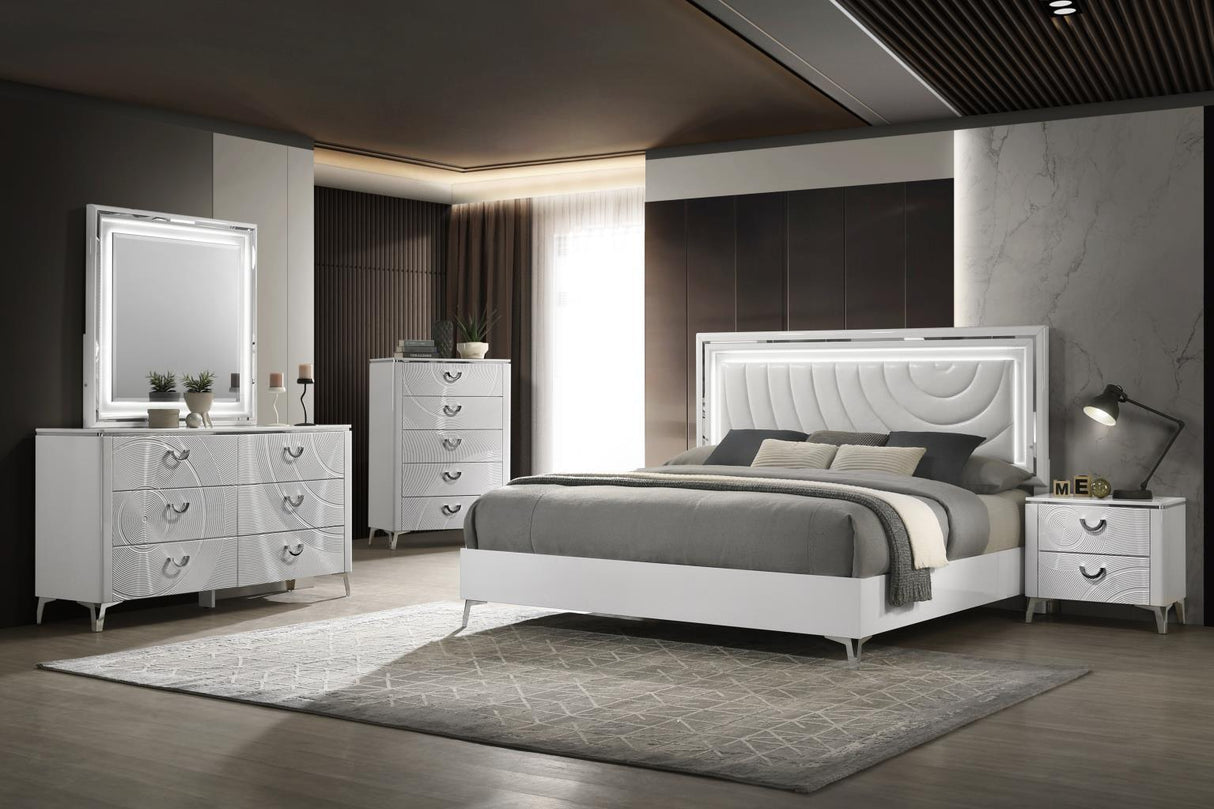 B119 - Chest - White