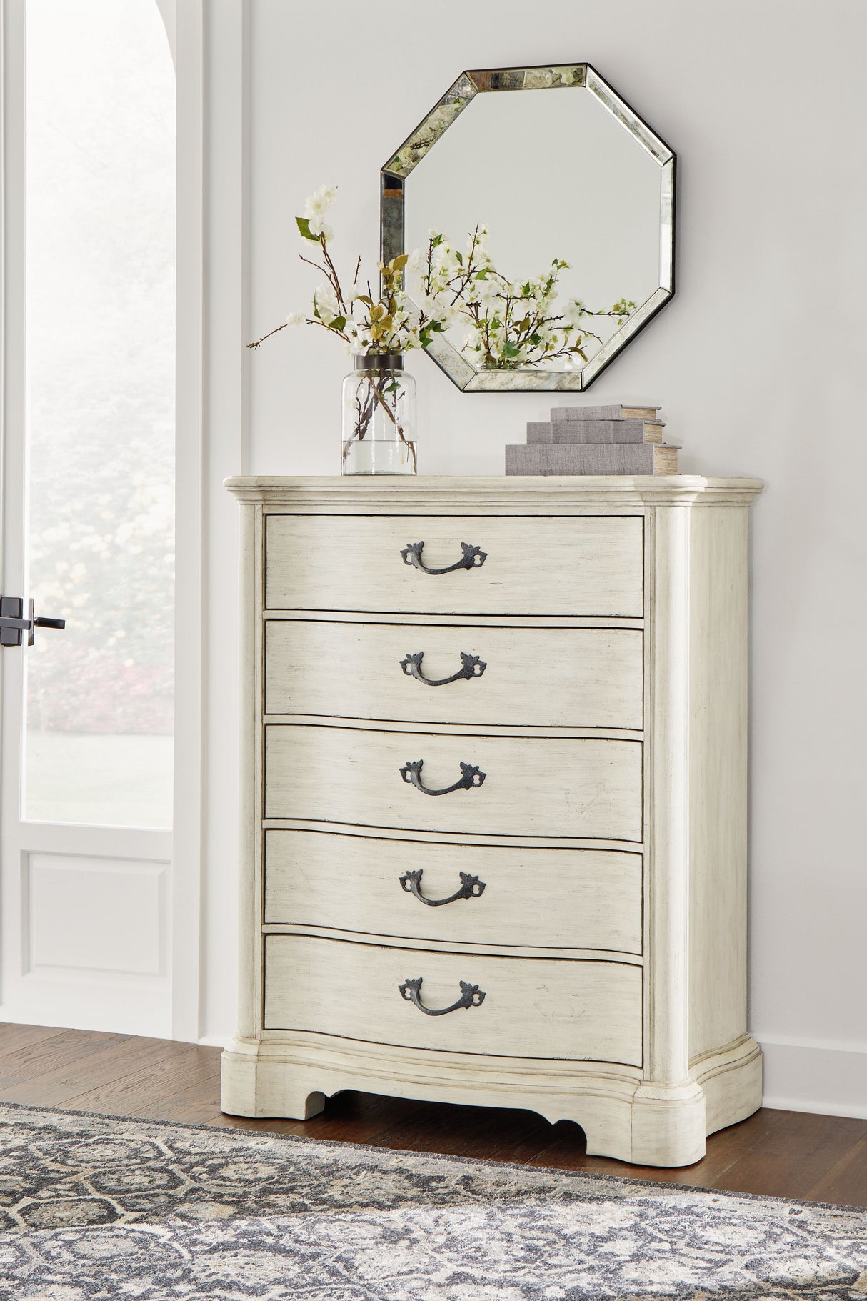 Arlendyne - Five Drawer Chest - Antique White